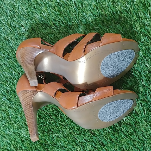 Tahari leather heels 7.5 *brand new* - Picture 6 of 8